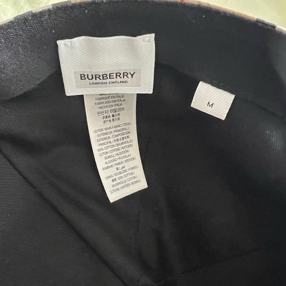 Burberry hat - Picture 5 of 6